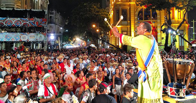 Naná Vasconcelos comanda a abertura do Carnaval do Recife!