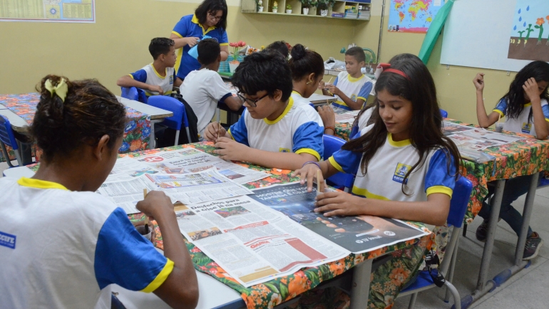 Escola da rede estadual promove “xadrez humano” como prática