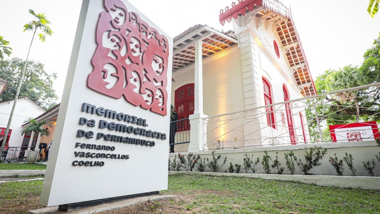 Prefeitura do interior de Pernambuco, empresas e servidores são