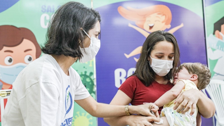 Recife Começa A Vacinar Contra Covid-19 Bebês De 6 Meses A 2 Anos Com ...