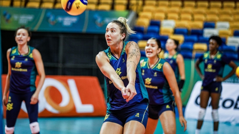 Com equipe definida, seleção brasileira feminina de vôlei faz últimos  ajustes para Sul-Americano - Folha PE
