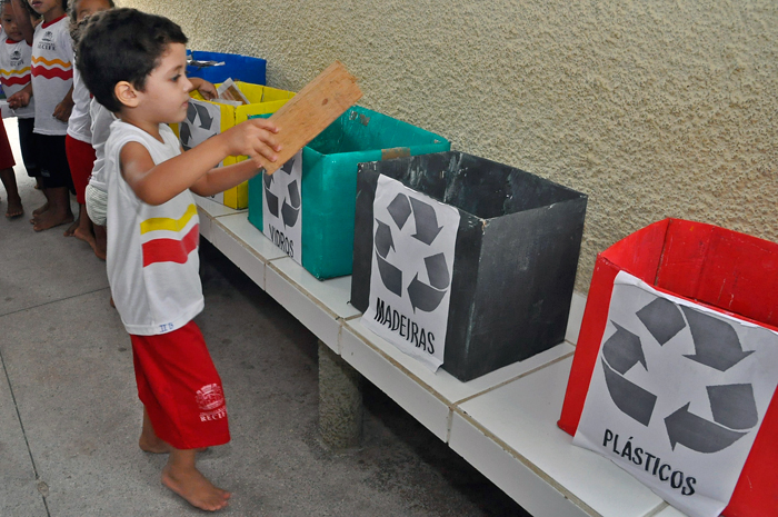 Actividades para crianças com material reciclado