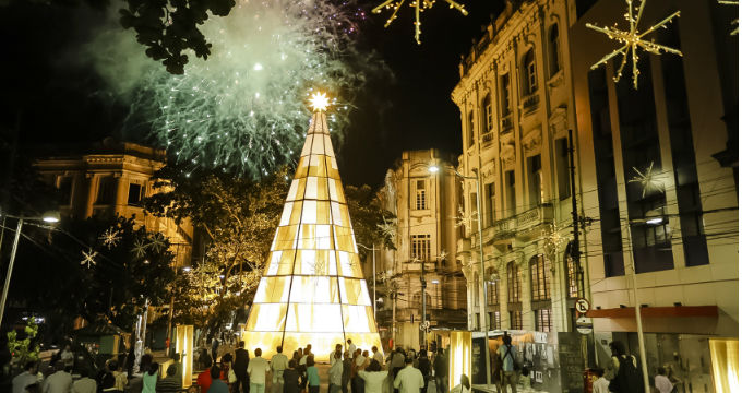 Prefeito inaugura árvore de Natal da cidade | Prefeitura do Recife
