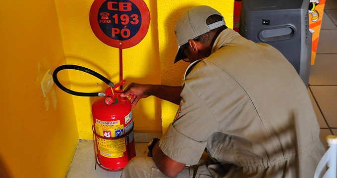 Secon notifica mais três casas de festas da Zona Sul do Recife (Foto: Luciano Ferreira/PCR)