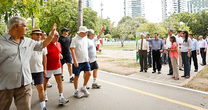 Recifenses estão mais satisfeitos em usufruir o Parque da Jaqueira após requalificação. (Foto: Andréa Rêgo Barros / PCR)