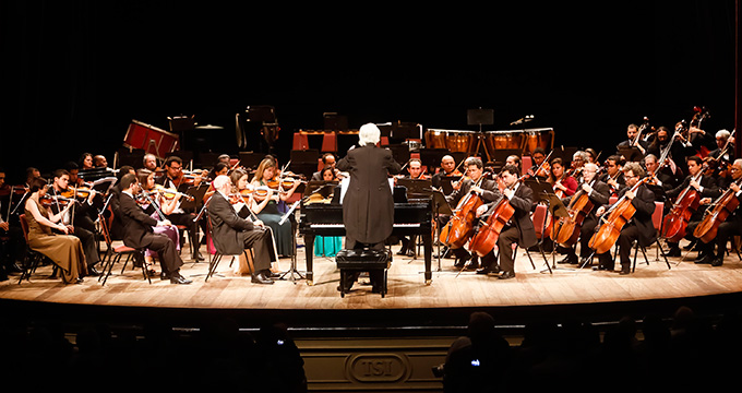 A Orquestra Sinfônica do Recife retoma a sua temporada oficial no palco do Teatro de Santa Isabel nesta quarta-feira (28), às 20h. (Foto: Andréa Rêgo Barros / PCR)